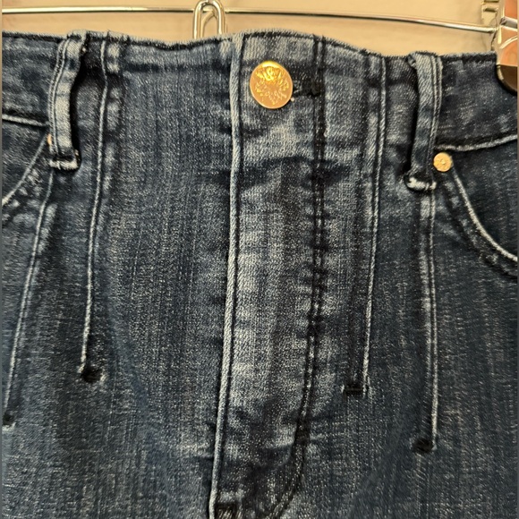 White House Black Market Denim Pencil Skirt Front Slit, Zipper Close Size 10 - Picture 4 of 10